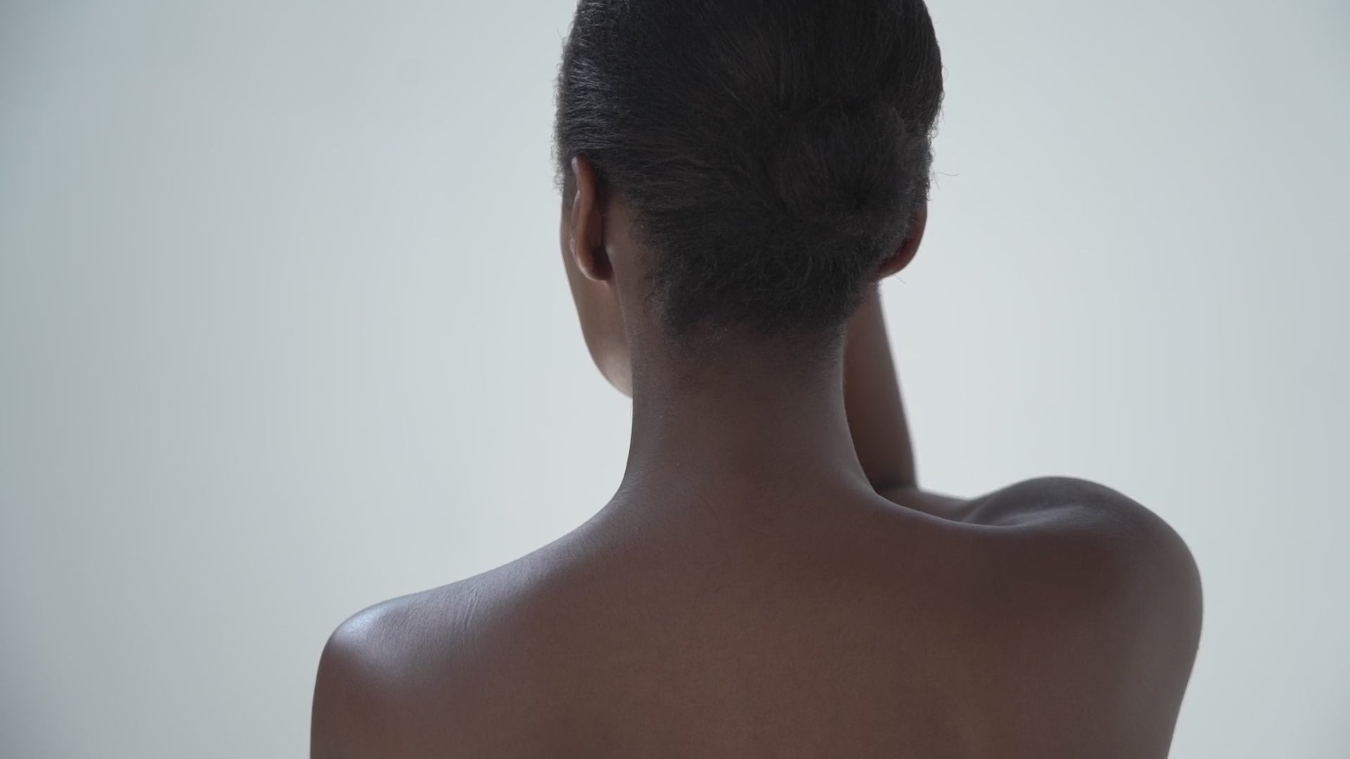 Colorescience - Renowned for innovative mineral sunscreens, their SPF formulas shield against UV rays, blue light, and pollution while hydrating and protecting the skin with weightless, antioxidant-rich care.